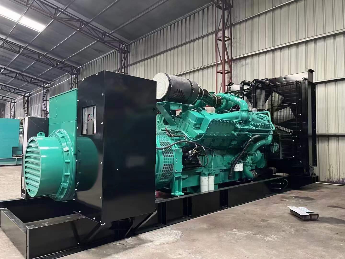 广南如何降低 800kW 柴油发电机输出电流的波动？